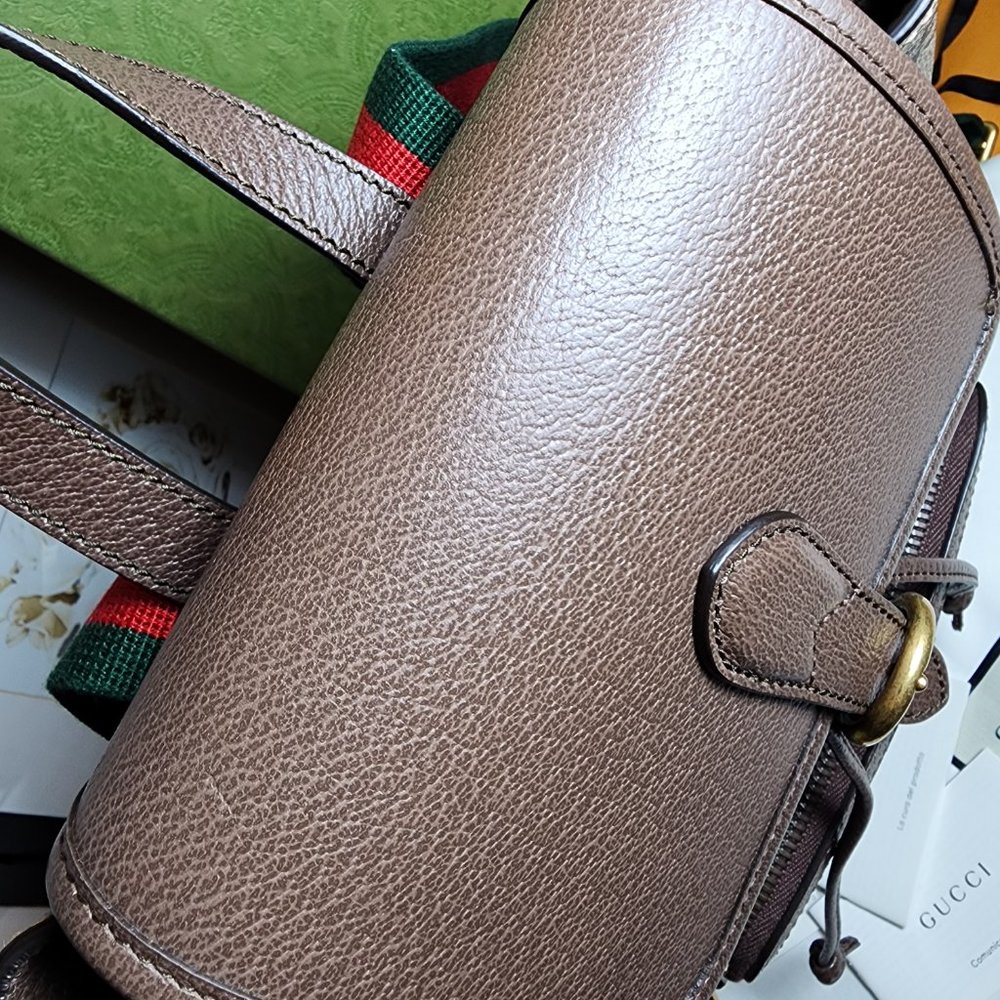 Backpack - Picture 2 of 16